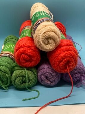 7 Skeins Lee Wards 100% Wool Ltwght Knitting Worsted Green Purple Coral Beige